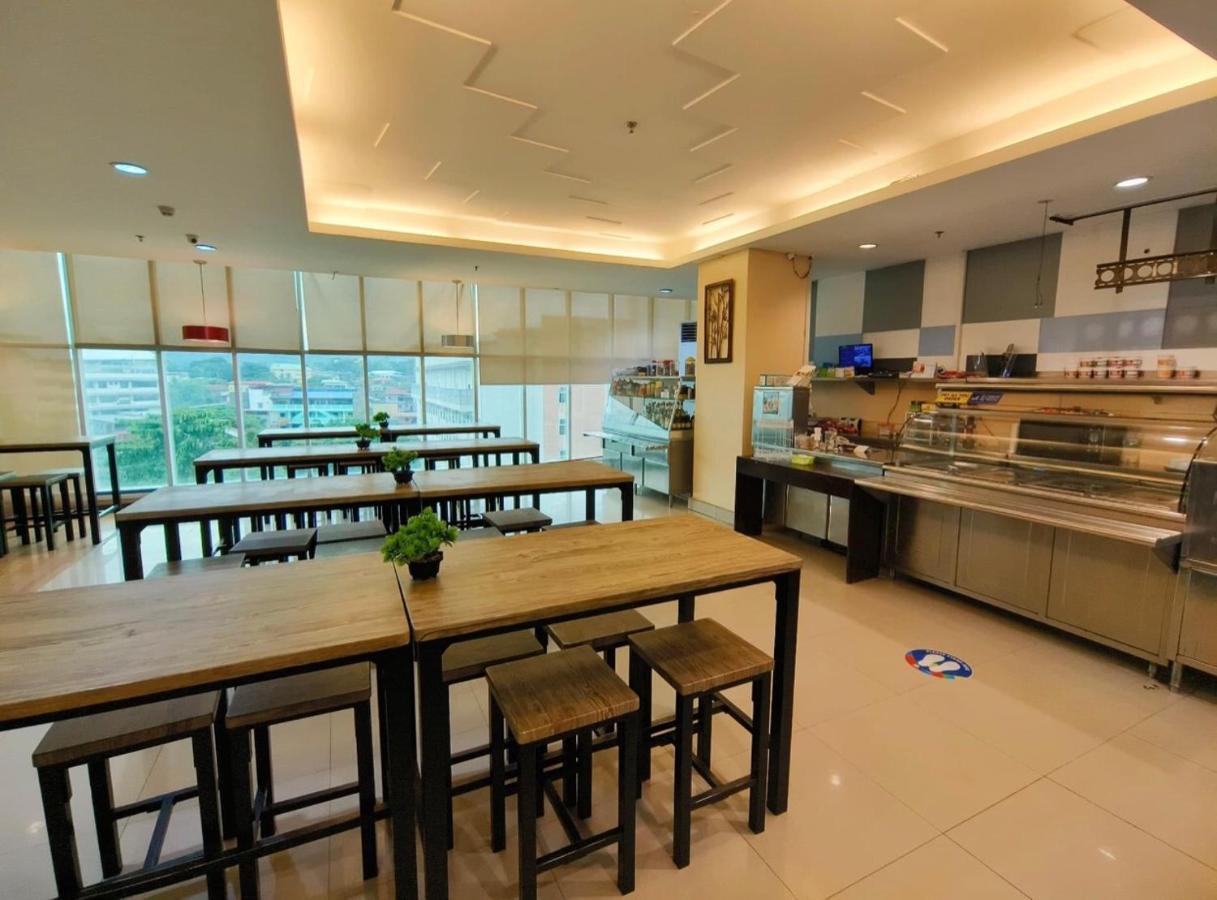 Greenwindows Hotel Davao Exterior photo